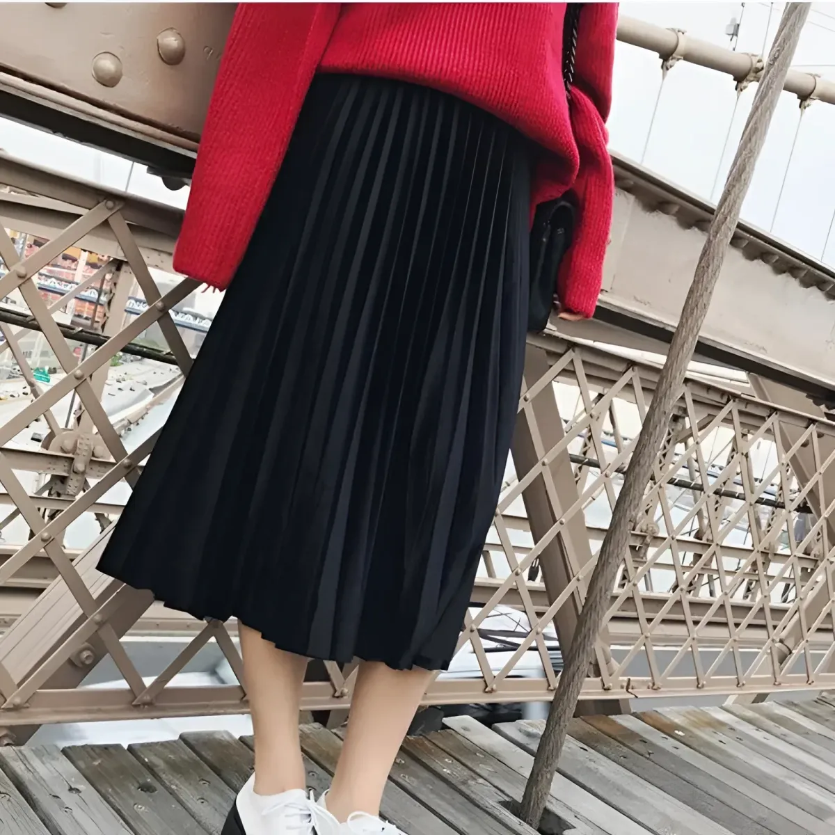 Elastic Waist Pleated Velvet Skirt - Image 4